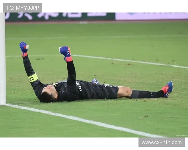 足球脚后跟妙射全场惊呼:技术与艺术的极致表现 足球脚后跟妙射全场惊呼:技术与艺术的极致表现