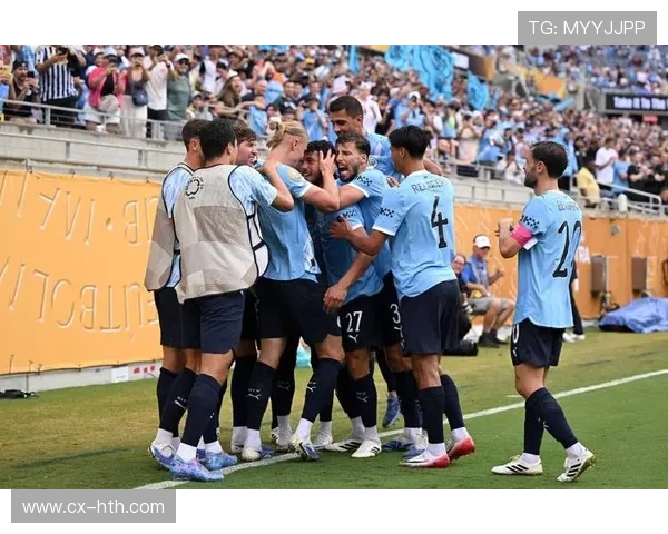 曼城前场压迫训练:快速断球后的一脚直塞被作为常态 曼城前场压迫训练:快速断球后的一脚直塞被作为常态