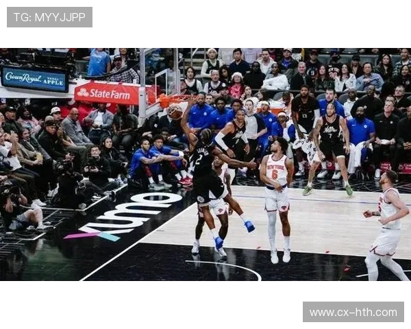 主场九连胜被终结,球迷沉默离场 主场九连胜被终结,球迷沉默离场