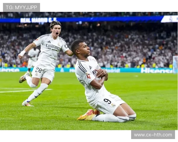 维尼修斯下底传中精准如刃,皇马前场获得致命机会 维尼修斯下底传中精准如刃,皇马前场获得致命机会