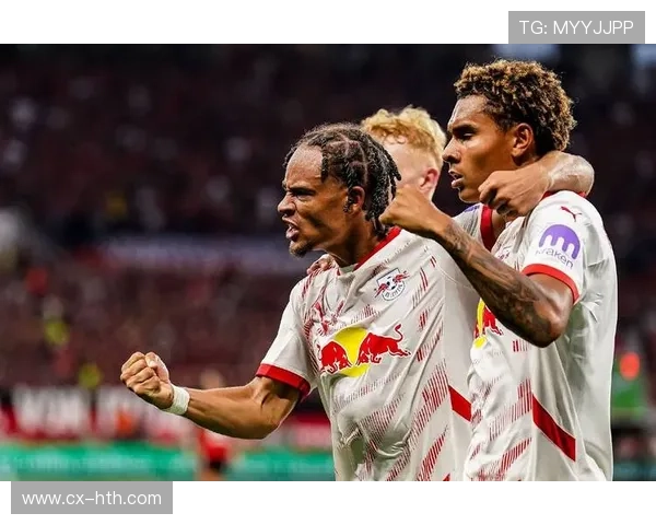 德甲莱比锡传导精准，前锋连续获得空档