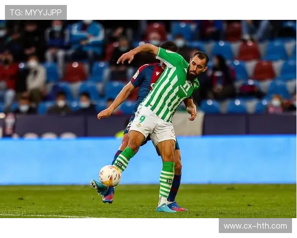 卢卡库禁区侧翼拿球后强行突破，比利时压制更强——从个人爆发到团队压制的全方位解读